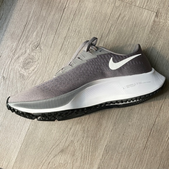 NWOT Rare Women’s Nike Air Zoom Pegasus 37 Running Shoes - Picture 13 of 16